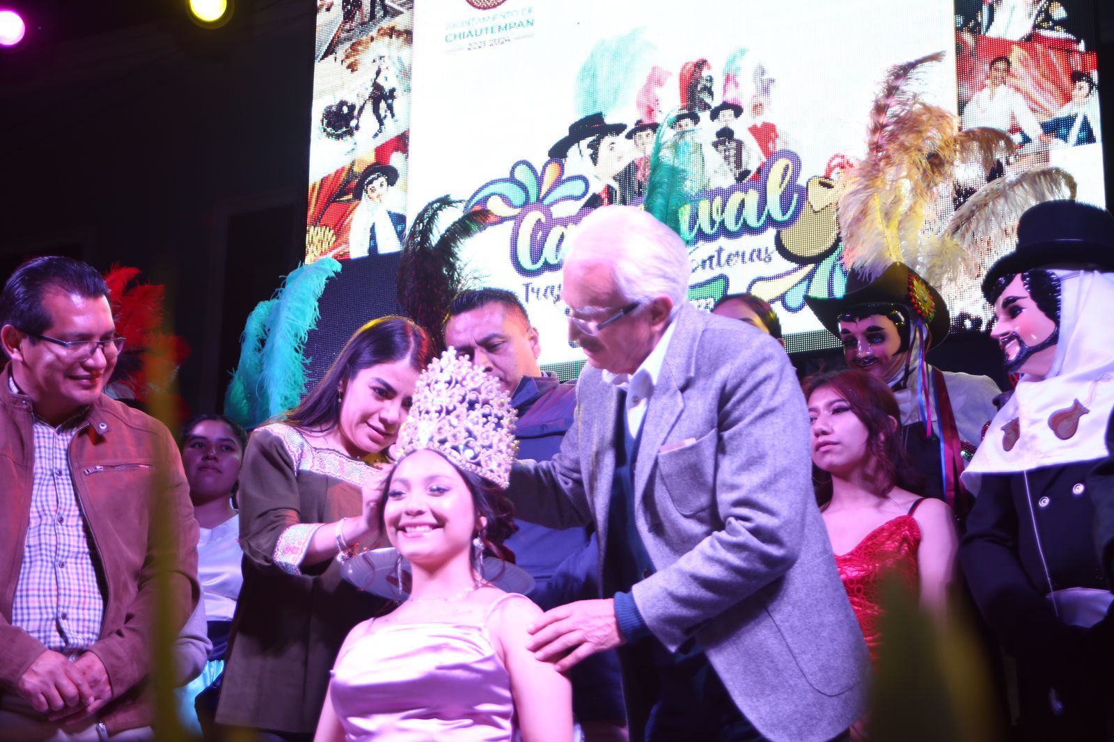 Corona Presidente Municipal a Reina del Carnaval Chiautempan 2023